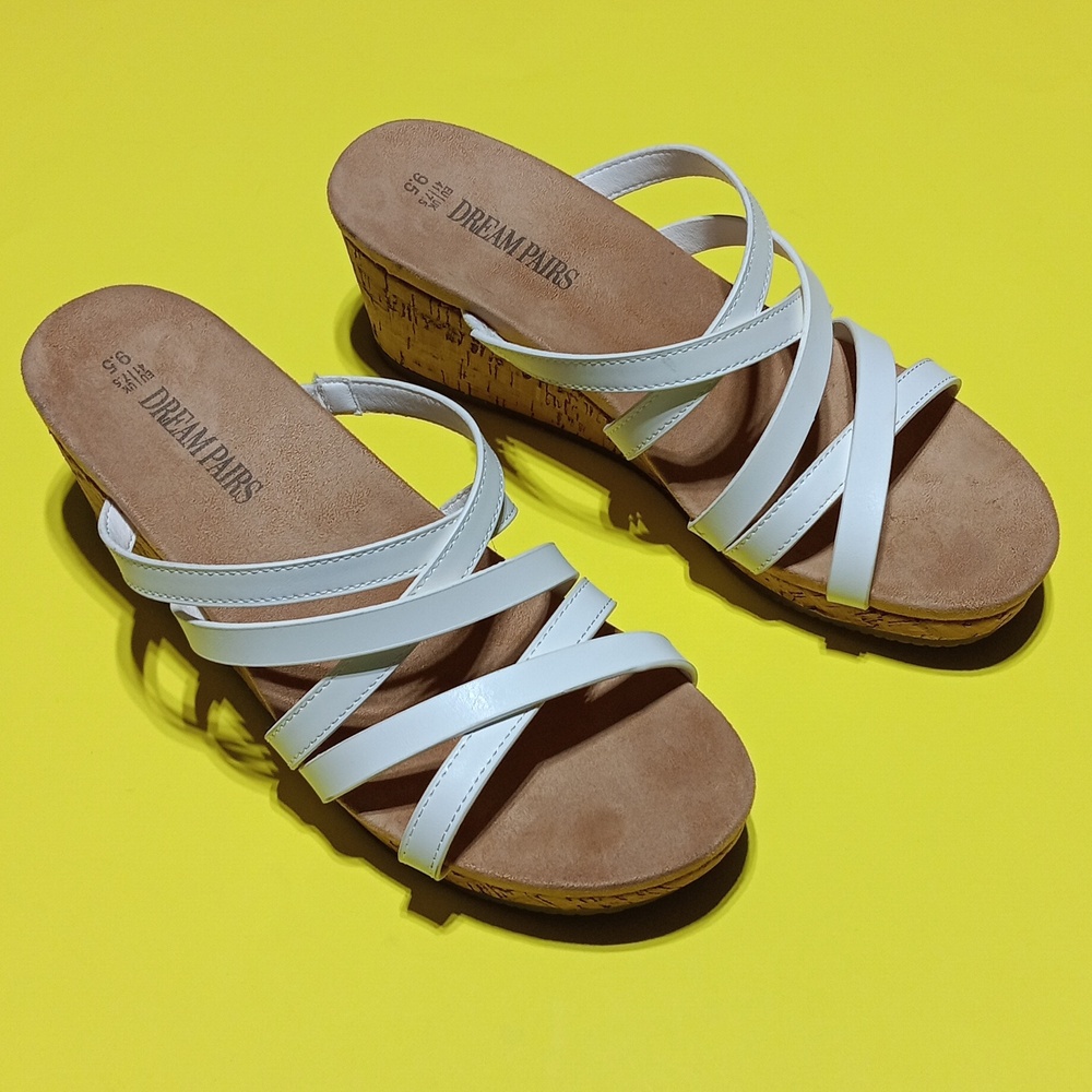 DREAM PAIRS Women's  White Strappy  Wedge Open Toe  Sandals Size 9.5